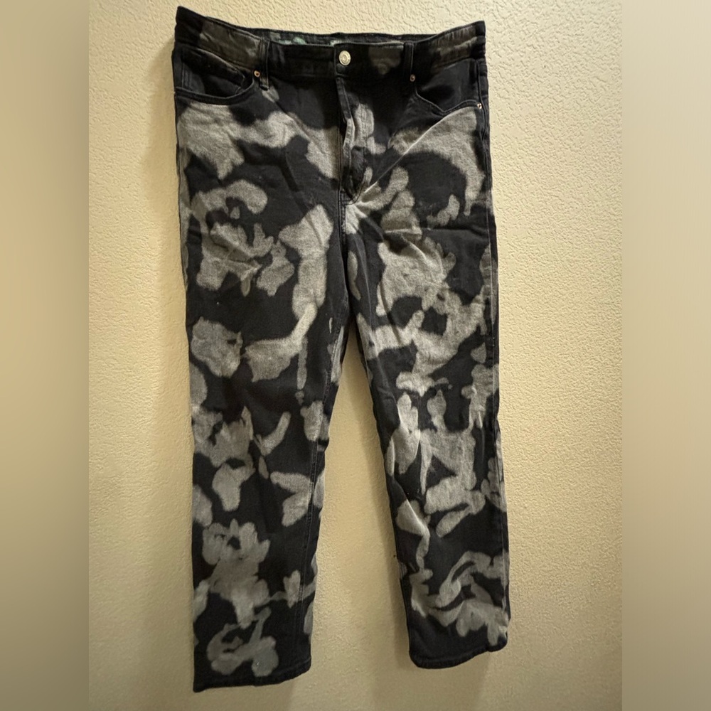 Bleached Pattern Straight Leg Jeans